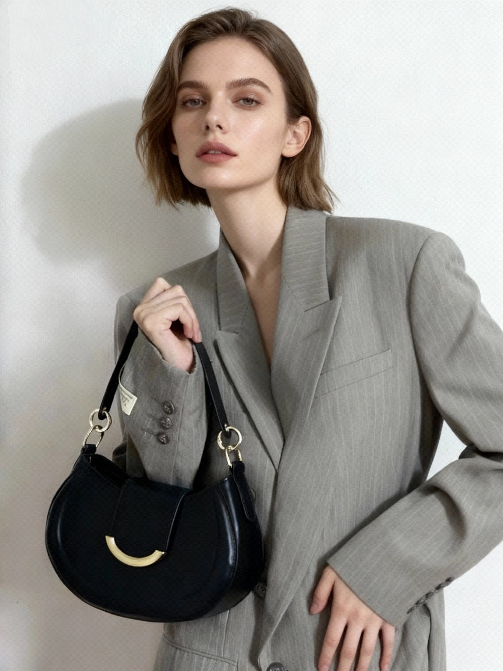 #119 half-moon Bag